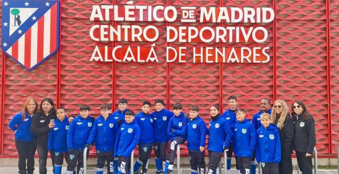 Grupo del Travel Team en el Centro Deportivo del Atlético de Madrid en Alcalá de Henares